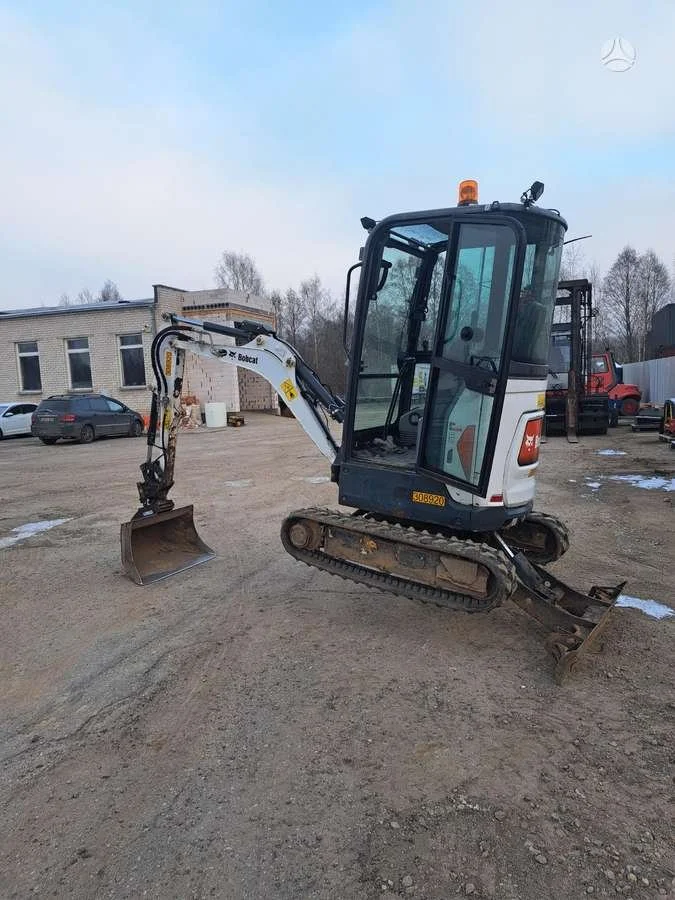 bobcat-e20-mini-ekskavatoriai-1-1.webp