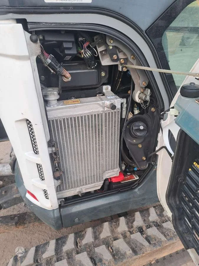 bobcat-e20-mini-ekskavatoriai-17-1.webp