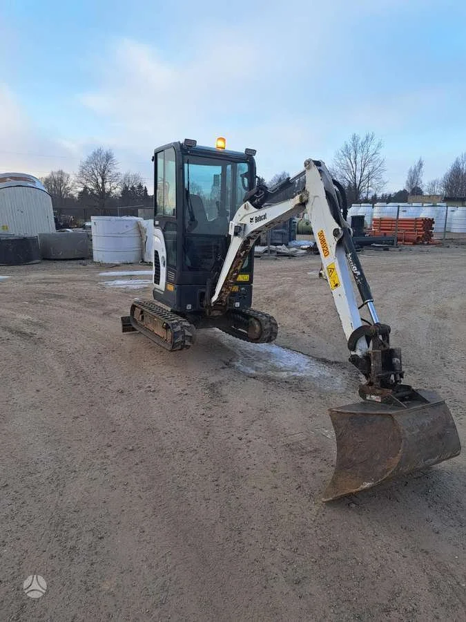 bobcat-e20-mini-ekskavatoriai-2-1.webp