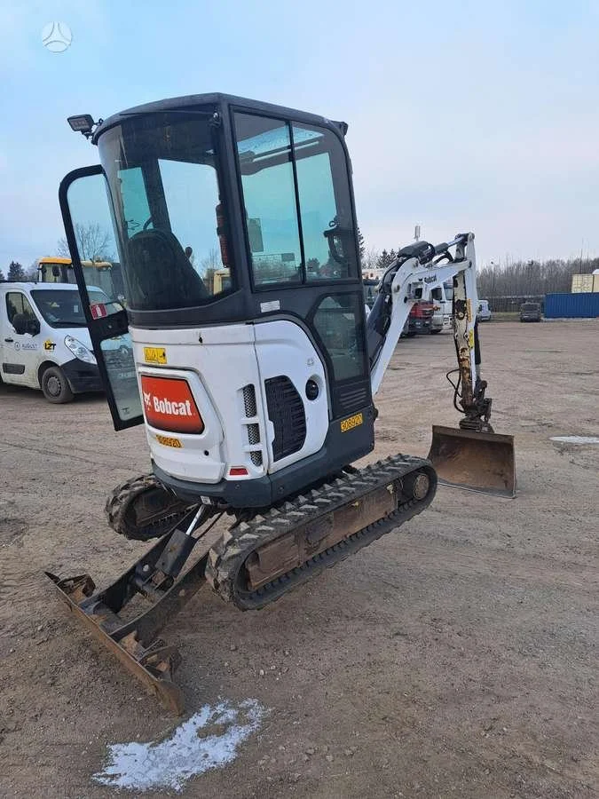 bobcat-e20-mini-ekskavatoriai-3-1.webp