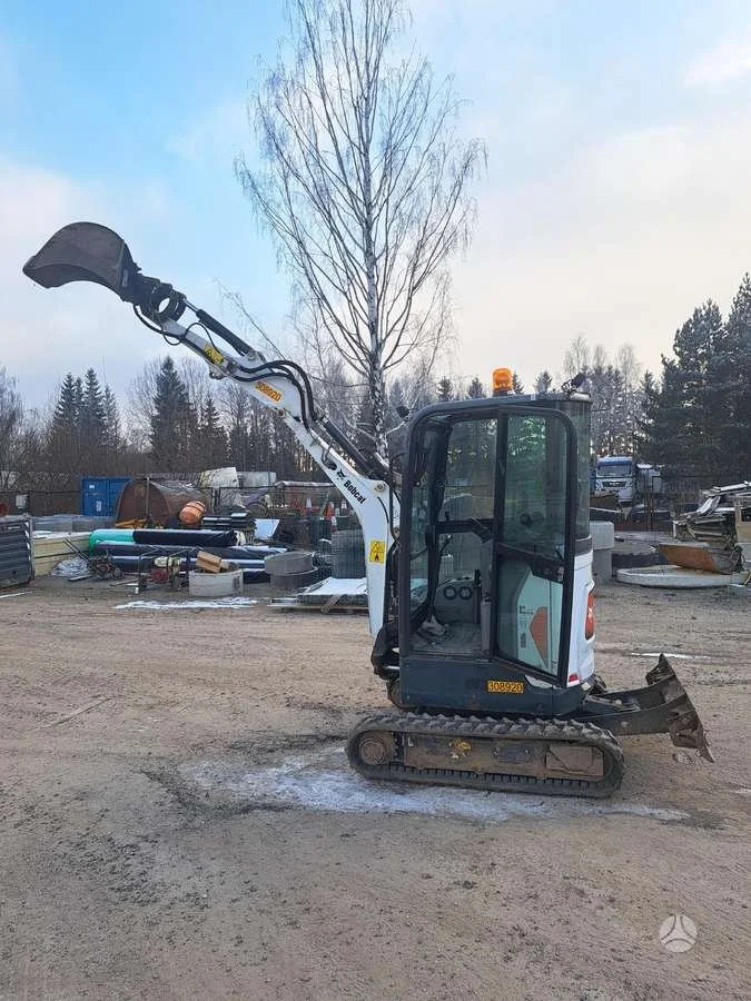 bobcat-e20-mini-ekskavatoriai-8-2.webp
